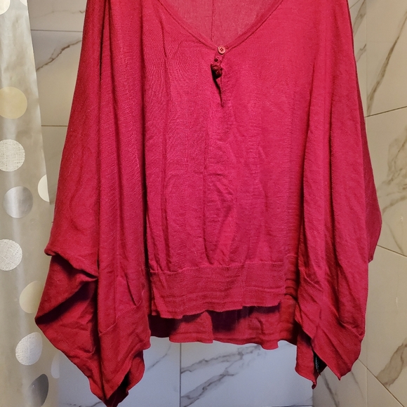 Press cherry red dolman sleeve knit long sleeve v-neck top w/ button detail NWOT - Picture 8 of 9